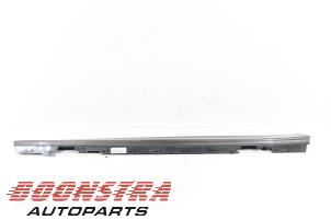 Used Side skirt, left BMW 3 serie Touring (F31) 320i 2.0 16V Price € 51,95 Margin scheme offered by Boonstra Autoparts