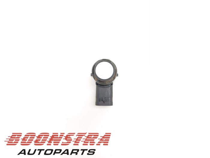 Usados Sensor PDC Porsche Taycan (Y1A) 4S Precio € 24,95 Norma de margen ofrecido por Boonstra Autoparts
