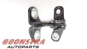Used Rear door hinge, right Opel Astra K Sports Tourer 1.0 Turbo 12V Price € 24,95 Margin scheme offered by Boonstra Autoparts