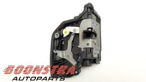 Used Front door lock mechanism 4-door, right BMW i3 (I01) i3 120Ah Price € 24,95 Margin scheme offered by Boonstra Autoparts