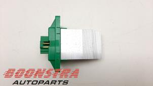Used Heater resistor Hyundai iX35 (LM) 2.0 16V Price € 24,95 Margin scheme offered by Boonstra Autoparts