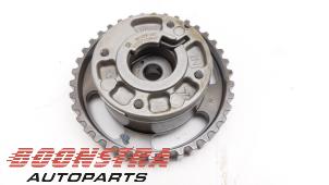 Used Camshaft sprocket Peugeot 2008 (CU) 1.2 12V e-THP PureTech 110 Price € 34,95 Margin scheme offered by Boonstra Autoparts