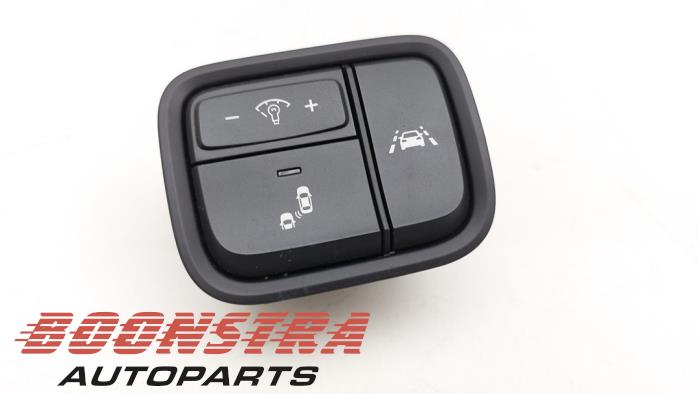 Usados Interruptor ESP Kia Optima Sportswagon (JFF) 1.6 T-GDi 16V Precio € 24,95 Norma de margen ofrecido por Boonstra Autoparts