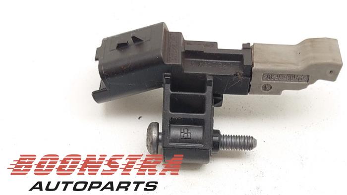 Gebrauchte Kurbelwelle Sensor Peugeot 2008 (CU) 1.2 12V e-THP PureTech 110 Preis € 24,95 Margenregelung angeboten von Boonstra Autoparts