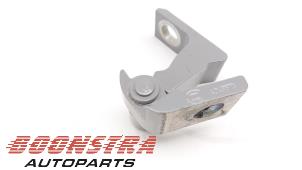 Used Rear door hinge, left Skoda Kodiaq 1.5 TSI 150 ACT 16V Price € 24,95 Margin scheme offered by Boonstra Autoparts