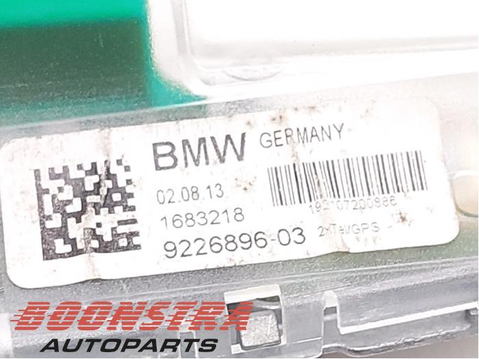 Antenne d'un BMW 3 serie Touring (F31) 320i 2.0 16V 2013