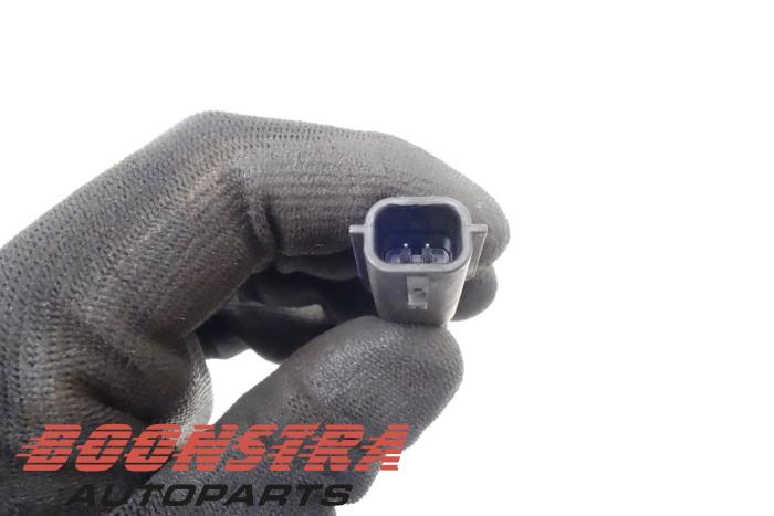 Knuckle, front right from a Renault Megane III Grandtour (KZ) 1.5 dCi 110 2012