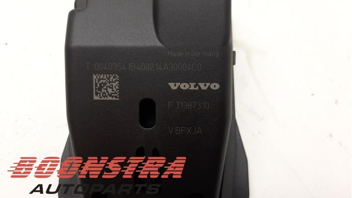 Sensor de lluvia de un Volvo V60 I (FW/GW) 1.6 T3 16V 2015