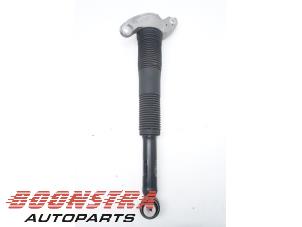 Used Rear shock absorber rod, left Landrover Discovery Sport (LC) 2.0 T 16V AWD Price € 119,95 Margin scheme offered by Boonstra Autoparts