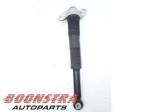 Used Rear shock absorber rod, right Landrover Discovery Sport (LC) 2.0 T 16V AWD Price € 119,95 Margin scheme offered by Boonstra Autoparts