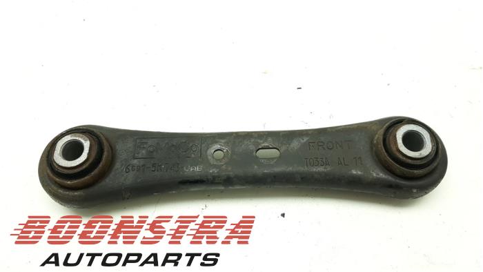 Rear wishbone, right from a Volvo V70 (BW) 1.6 DRIVe,D2 2011