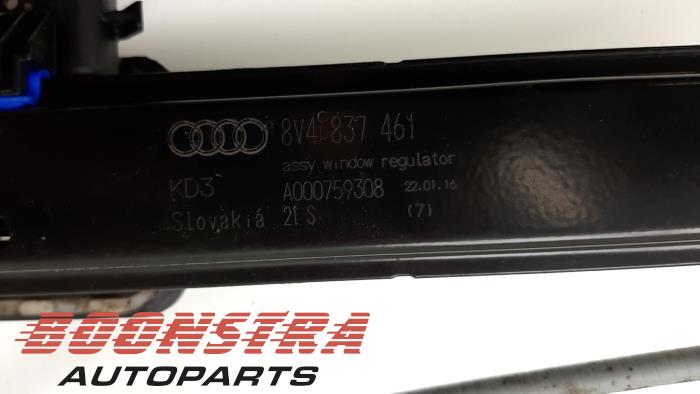 Mécanique vitre 4portes avant gauche d'un Audi A3 Limousine (8VS/8VM) 1.6 TDI Ultra 16V 2016