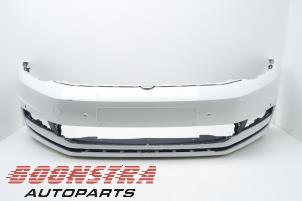 Used Front bumper Volkswagen Touran (5T1) 2.0 TDI 150 Price € 149,95 Margin scheme offered by Boonstra Autoparts