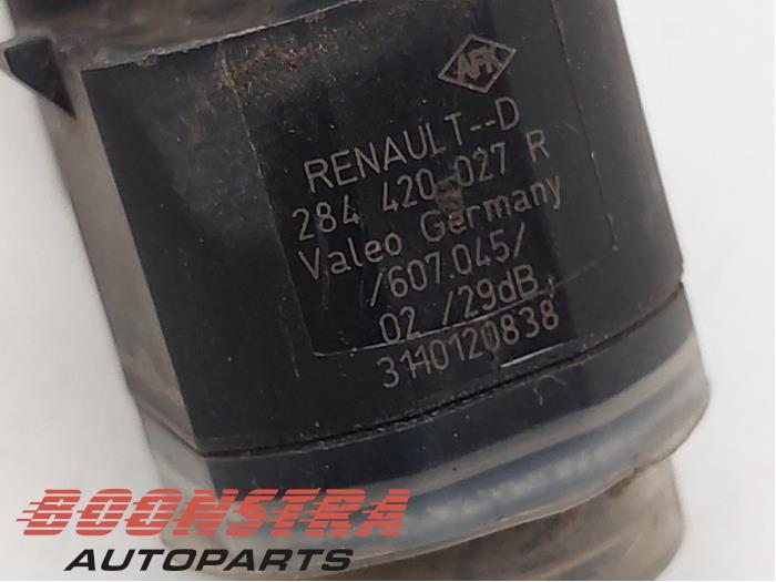 Usados Sensor PDC Opel Vivaro 2.0 CDTI 16V Precio € 48,34 IVA incluido ofrecido por Boonstra Autoparts