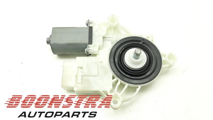 Usados Motor de ventanilla de puerta BMW X5 (G05) xDrive 40i 3.0 24V Precio € 24,95 Norma de margen ofrecido por Boonstra Autoparts
