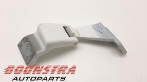Used Rear door hinge, right Mercedes Vito (447.6) 1.6 111 CDI 16V Price € 30,19 Inclusive VAT offered by Boonstra Autoparts