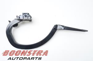 Used Tailgate hinge BMW 5 serie (G30) M550d xDrive 24V Price € 39,95 Margin scheme offered by Boonstra Autoparts