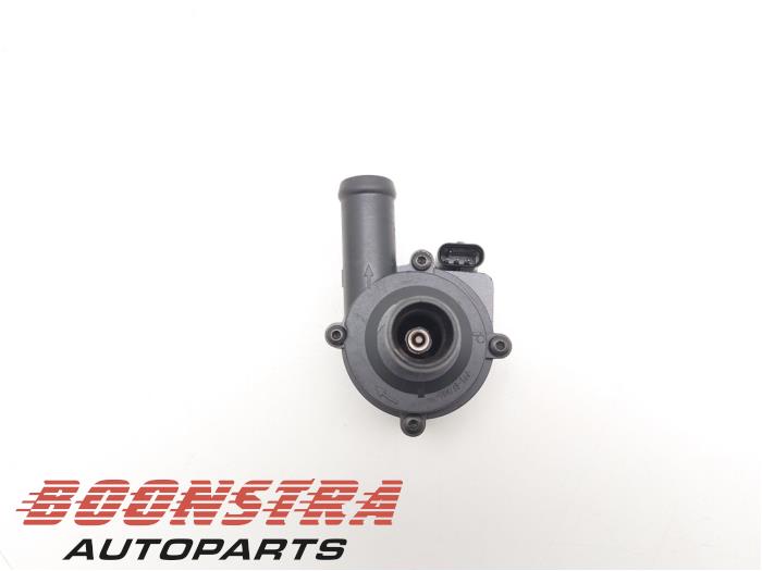 Begagnade Extra vattenpump Volvo XC60 II (UZ) 2.0 B5 Mild Hybrid Geartronic 16V Pris € 49,95 Marginaltabell erbjuds av Boonstra Autoparts