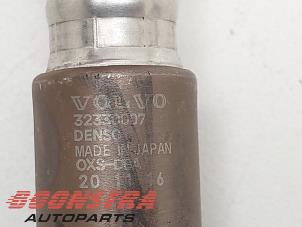 Lambda probe from a Volvo XC60 II (UZ) 2.0 B5 Mild Hybrid Geartronic 16V 2021