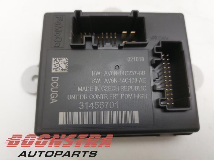 Central door locking module from a Volvo V40 (MV) 1.5 T3 16V Geartronic 2018