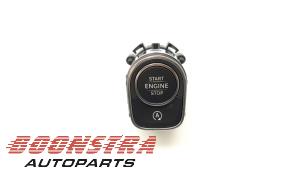 Używane Przelacznik Start/Stop Mercedes A (177.0) 1.3 A-180 Turbo 16V Cena € 24,95 Procedura marży oferowane przez Boonstra Autoparts