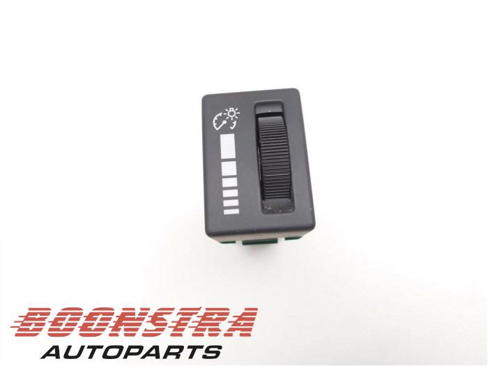 Używane Przelacznik Isuzu D-Max (TFR/TFS) 1.9 DDi 4x4 Cena € 24,95 Procedura marży oferowane przez Boonstra Autoparts