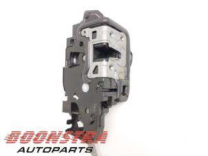 Used Rear door mechanism 4-door, right Mercedes A (177.0) 1.3 A-180 Turbo 16V Price € 39,95 Margin scheme offered by Boonstra Autoparts