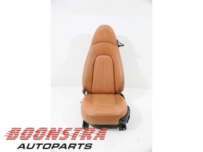 Używane Fotel lewy Maserati Spyder 4.2 V8 32V Cena € 399,95 Procedura marży oferowane przez Boonstra Autoparts