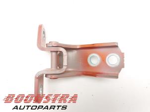 Used Front door hinge, right Toyota C-HR (X1,X5) 2.0 16V Hybrid Price € 24,95 Margin scheme offered by Boonstra Autoparts