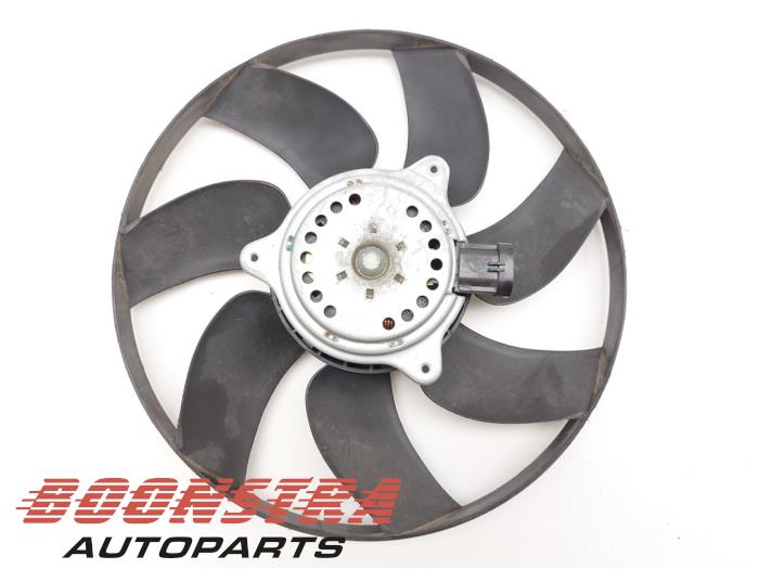 Używane Wentylator Citroen C3 Aircross I (2C/2R) 1.2 PureTech 82 Cena € 24,95 Procedura marży oferowane przez Boonstra Autoparts