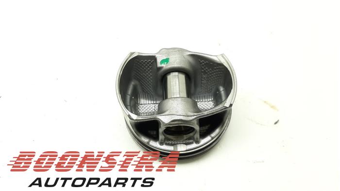 Used Piston Volvo XC60 II (UZ) 2.0 B5 Mild Hybrid Geartronic 16V Price € 49,95 Margin scheme offered by Boonstra Autoparts