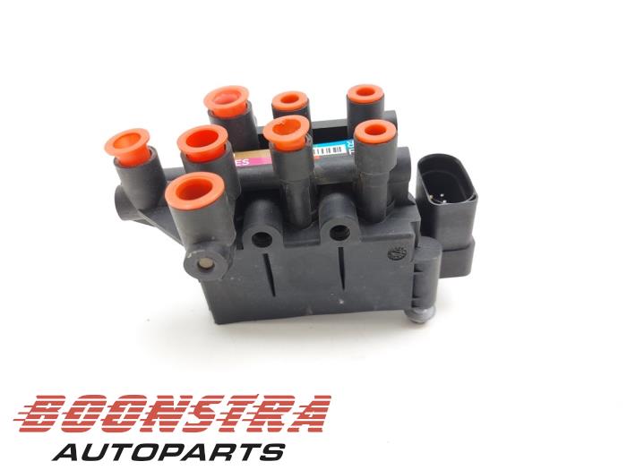 Hydraulic valve units with engine code 004872 stock