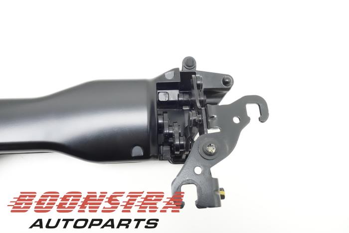 Divers d'un Porsche Taycan (Y1A) 4S 2020