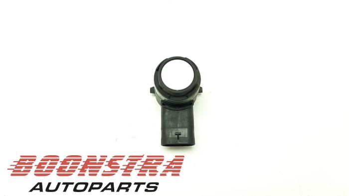 Usados Sensor PDC Porsche Taycan (Y1A) 4S Precio € 24,95 Norma de margen ofrecido por Boonstra Autoparts