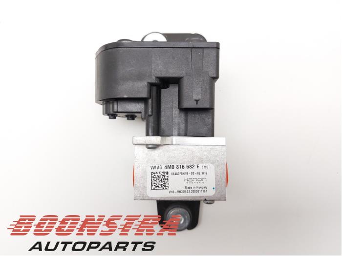 Begagnade Diverse Porsche Taycan (Y1A) 4S Pris € 69,95 Marginaltabell erbjuds av Boonstra Autoparts