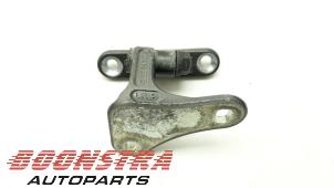 Used Front door hinge, right Mercedes C Combi (S203) 3.0 C-280 V6 24V Price € 24,95 Margin scheme offered by Boonstra Autoparts