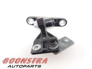Used Rear door hinge, right Mercedes C Combi (S203) 3.0 C-280 V6 24V Price € 24,95 Margin scheme offered by Boonstra Autoparts