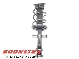 Used Front shock absorber rod, left Renault Clio IV Estate/Grandtour (7R) 1.5 Energy dCi 90 FAP Price € 24,95 Margin scheme offered by Boonstra Autoparts