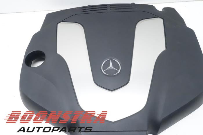 Engine cover from a Mercedes-Benz GLE (W166) 350d 3.0 V6 24V BlueTEC 4-Matic 2018