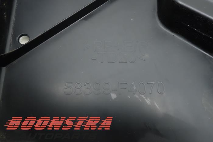 Plaque de protection sol d'un Toyota C-HR (X1,X5) 2.0 16V Hybrid 2018