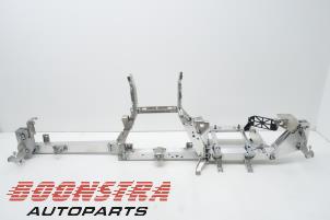Używane Belka panelu sterowania Porsche Taycan (Y1A) 4S Cena € 299,95 Procedura marży oferowane przez Boonstra Autoparts
