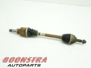 Used Front drive shaft, left Dacia Logan MCV (KS) 1.6 16V Price € 24,95 Margin scheme offered by Boonstra Autoparts
