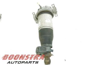 Begagnade Stötdämparstång, höger bak Volkswagen Touareg (7LA/7L6) 4.2 V8 40V Pris € 48,95 Marginaltabell erbjuds av Boonstra Autoparts