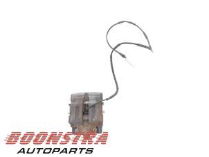 Used Rear brake calliper, right BMW 3 serie (E90) 328i 24V Price € 24,95 Margin scheme offered by Boonstra Autoparts