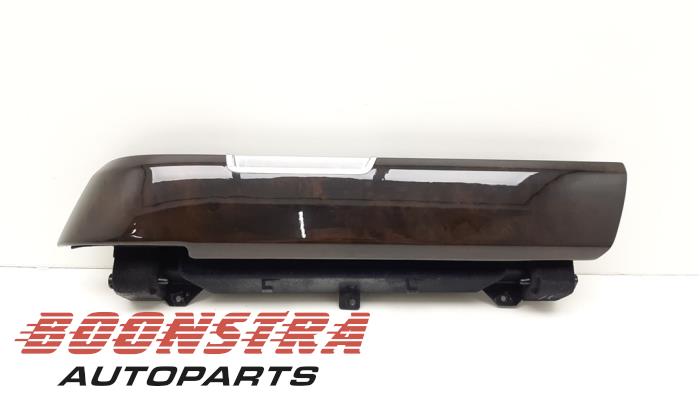 Używane Schowek Landrover Range Rover IV (LG) 4.4 SDV8 32V Cena € 199,95 Procedura marży oferowane przez Boonstra Autoparts