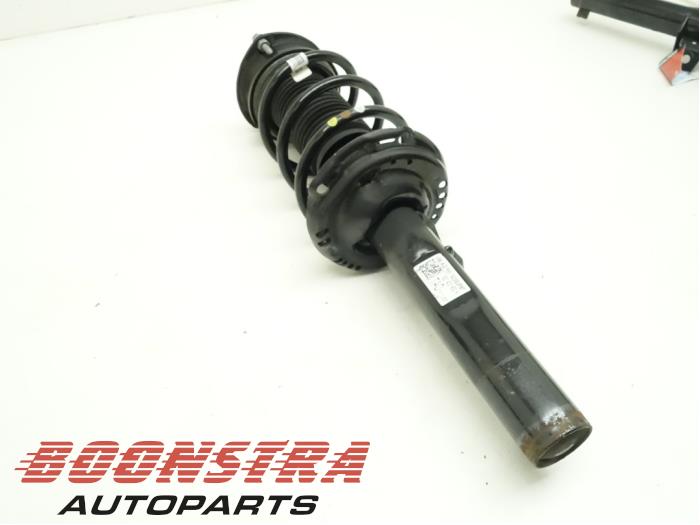 Front shock absorber rod, right from a Seat Ateca (5FPX) 1.6 TDI 115 2020