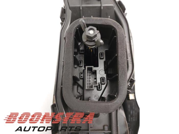 Baklykta, höger från en Volkswagen Up! (121) 1.0 12V 60 2014