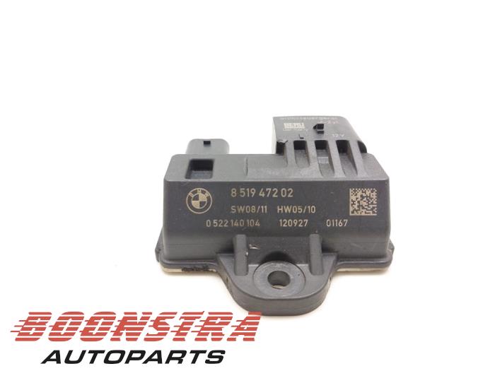 Glow plug relay from a BMW 3 serie Touring (F31) 330d 3.0 24V 2012