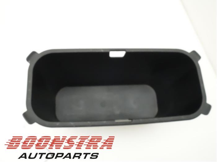 Używane Schowek Dodge 1500 Crew Cab (DS) 5.7 Hemi V8 4x4 Cena € 48,34 Z VAT oferowane przez Boonstra Autoparts