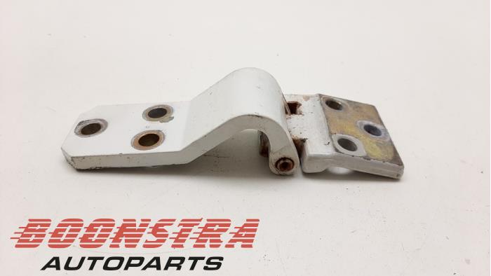 Front door hinge, right from a Fiat Ducato (243/244/245) 2.8 JTD 2004